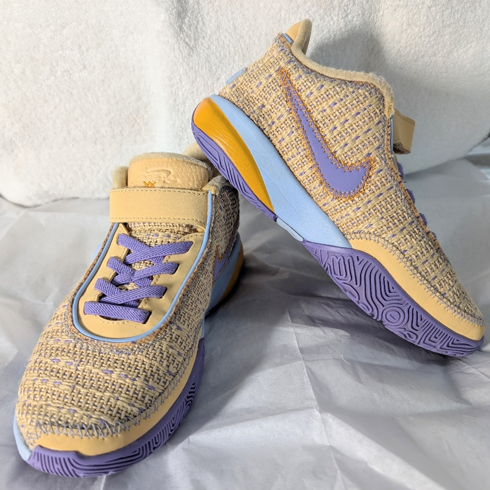 Nike LeBron XX Big Kids' Basketball Shoes